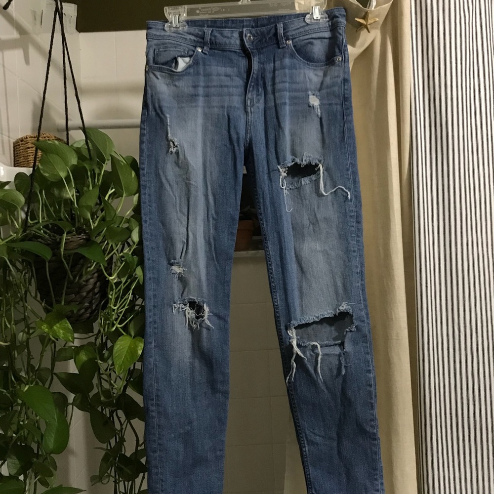 ripped boyfriend jeans